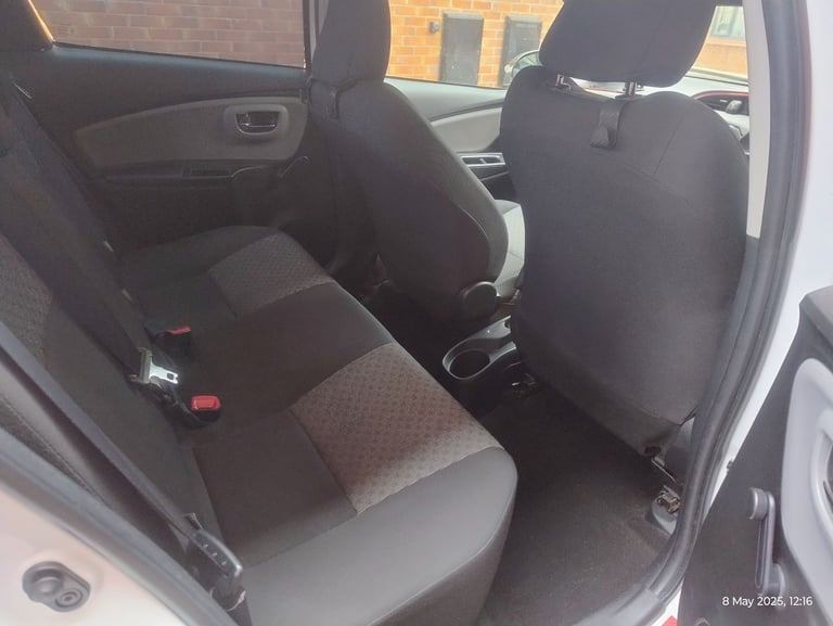 Toyota, YARIS, Hatchback, 2015, Manual, 1329 (cc), 5 doors