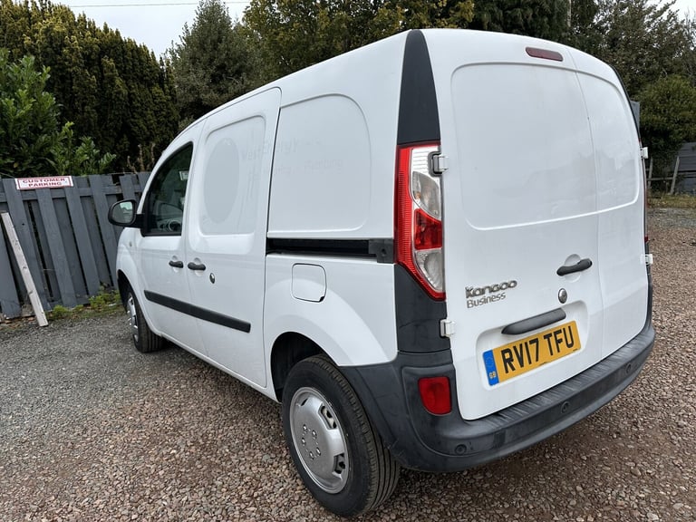 NO VAT** ULEZ COMPLIANT**FINANCE AVAILABLE**2017 RENAULT KANGOO**12 MONTHS MOT