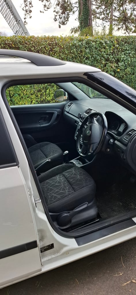 Skoda, FABIA, Estate, 2012, Manual, 1.6 TDi