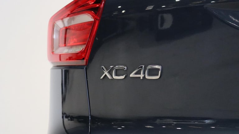  Volvo XC40 T3 R-Design Manual (Park Assist, Powered Tailgate, Privacy Glass) Petrol Manual