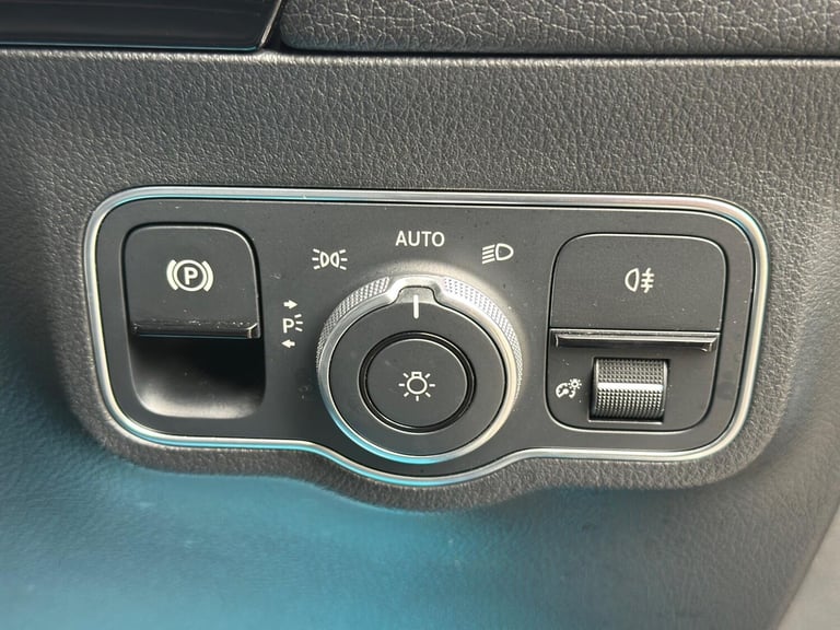 2022 Mercedes-Benz GLA 1.3 GLA250e 15.6kWh Exclusive Edition (Premium Plus) 8G-DCT Euro 6 (s/s) 5...