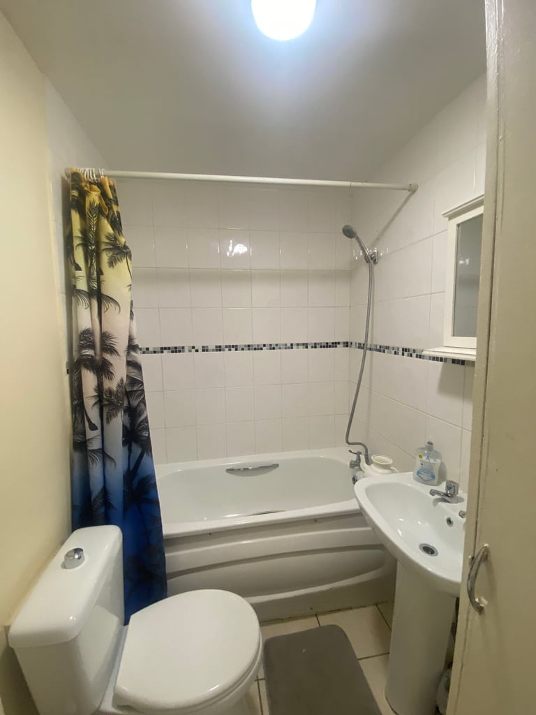 Bell homes proudly presenting this beautifully 1-bedroom flat is located in the IG1 area.