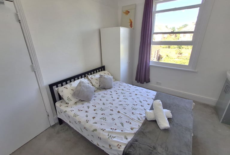 Double room to let in Lowther rd. Charminster