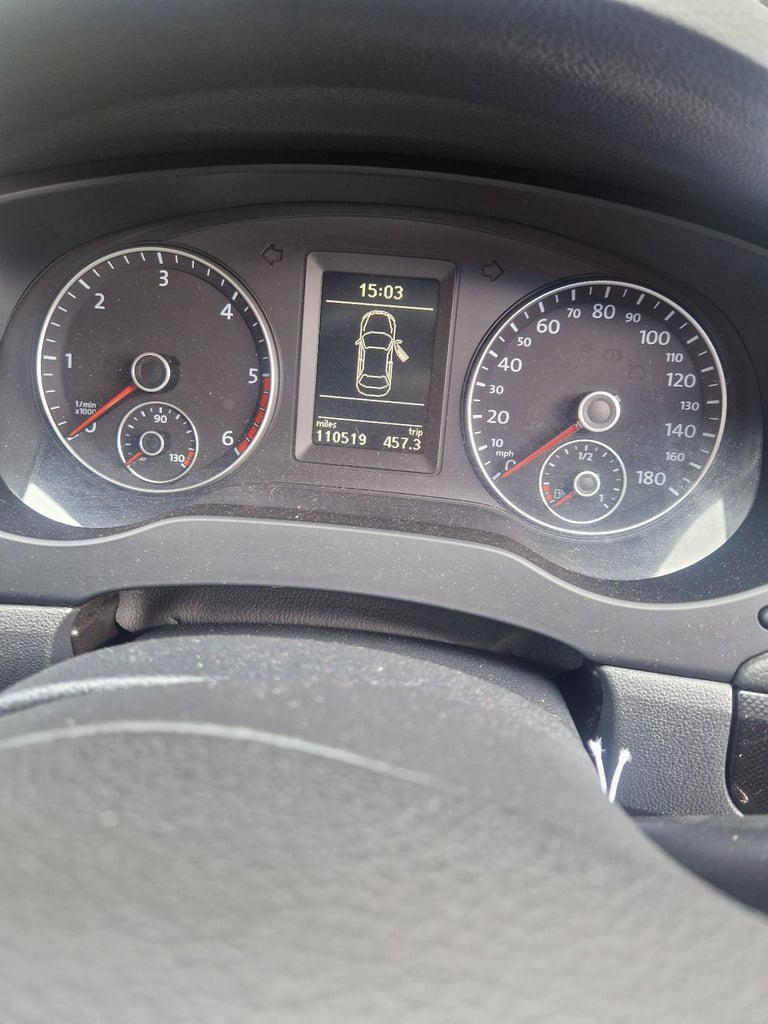 Volkswagen, JETTA, Saloon, 2011, Manual, 1598 (cc), 4 doors