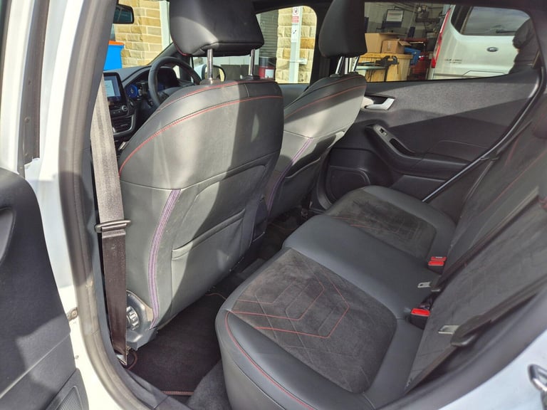  Ford Fiesta Fiesta ST-Line Vignale 5 door 1.0L EcoBoost 100PS FWD 6-Speed Manual Petrol Manual