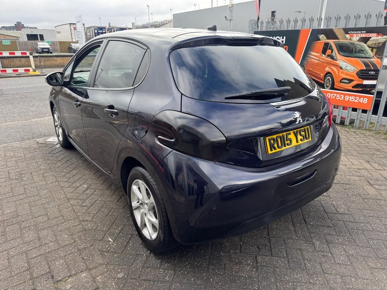 2015 Peugeot 208 1.2 VTi Style 5dr HATCHBACK Petrol Manual
