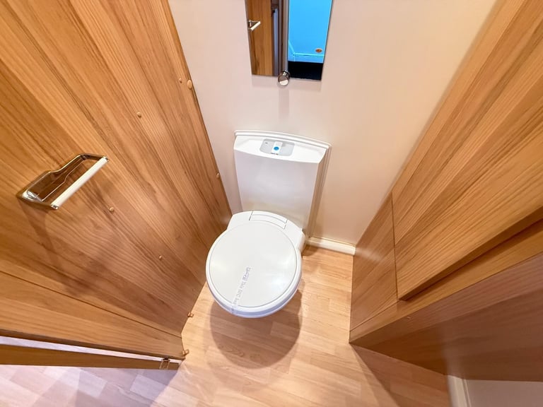 BAILEY PURSUIT 400-2 LIGHT WEIGHT CARAVAN WITH AUTO MOVER ..............NOW SOLD