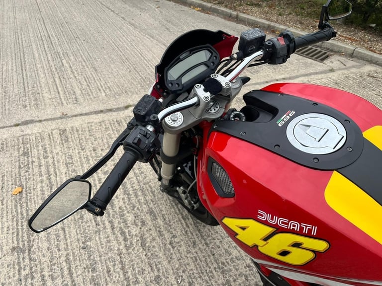 2008 08 DUCATI MONSTER 696 PLUS M696  RED NAKED M 696 RETRO CAFE STYLE
