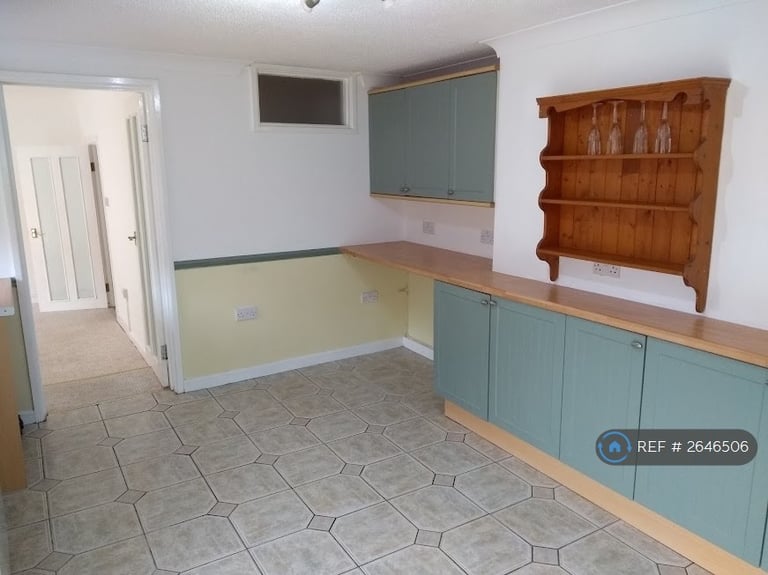 1 bedroom flat in Hoxton Road, Torquay, TQ1 (1 bed) (#2646506)