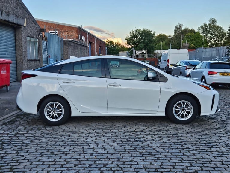 2020 Toyota Prius 1.8 Hybrid Automatic 5dr 5 Seats Hatchback Petrol/Electric Hybrid Automatic