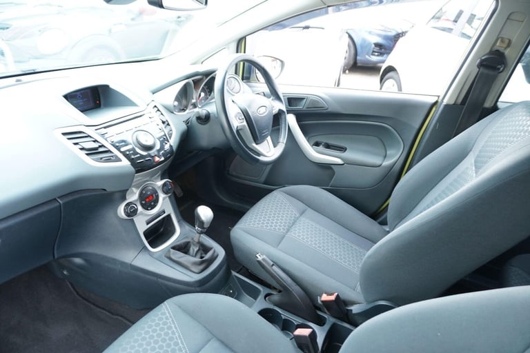 2010 Ford Fiesta 1.6 Titanium 5dr HATCHBACK Petrol Manual