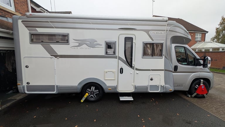 Superbly Equipped Coachbuilt Low Profile Motorhome - Laika Kreos 4009