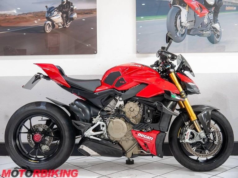 2020 (70) Ducati Streetfighter V4S - Beautiful bike with extras & Ducati history