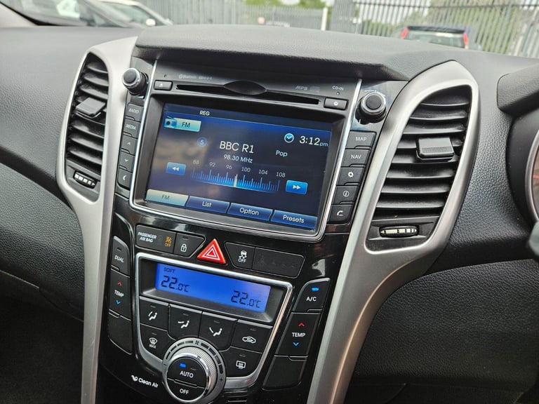 HYUNDAI I30 1.6 CRDi Blue Drive Style Nav 2012
