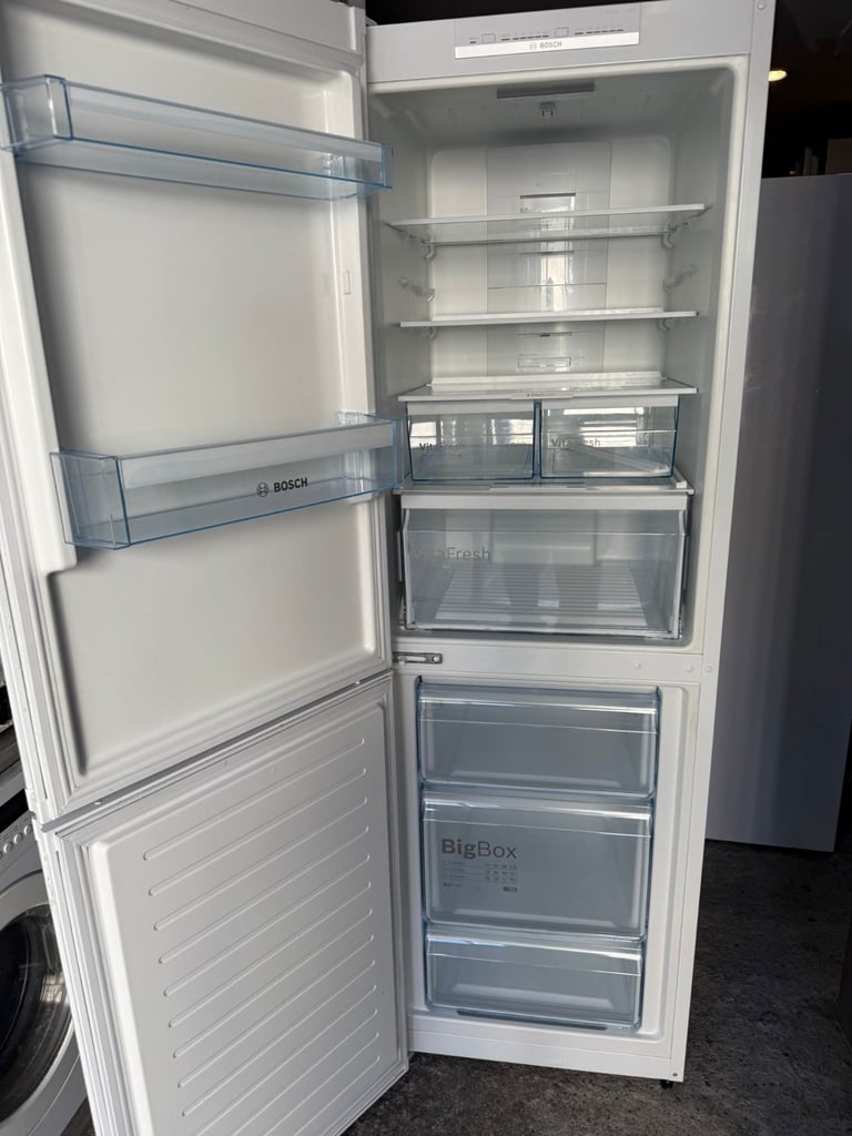 Bosch Tall Fridge Freezer With Free Delivery N Warranty 