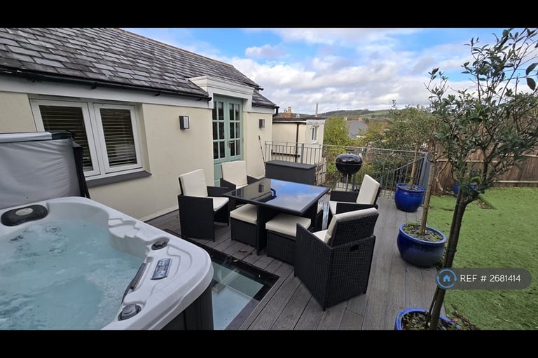 3 bedroom house in Castle Hill, Lostwithiel, PL22 (3 bed) (#2681414)