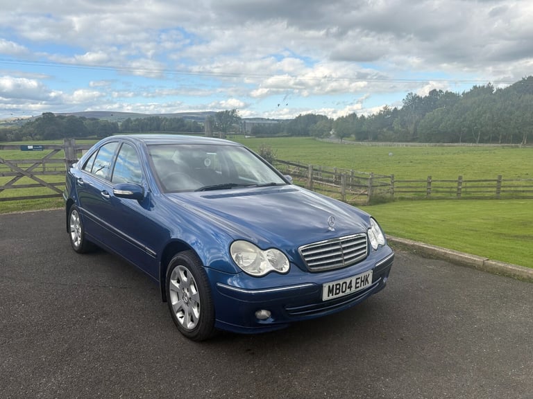 image for 2004 Mercedes-Benz C-Class C200K Elegance SE 4dr Auto SALOON Petrol Automatic