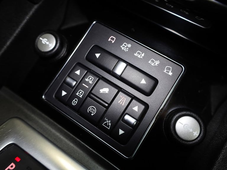 2015 Land Rover Discovery 4 SD V6 HSE SUV Diesel Automatic