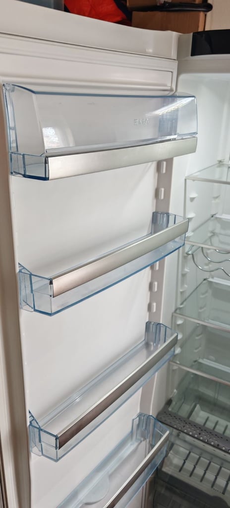 AEG upright fridge frost free