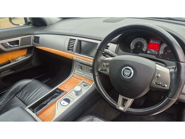 2010 Jaguar XF d V6 Luxury Saloon Diesel Automatic