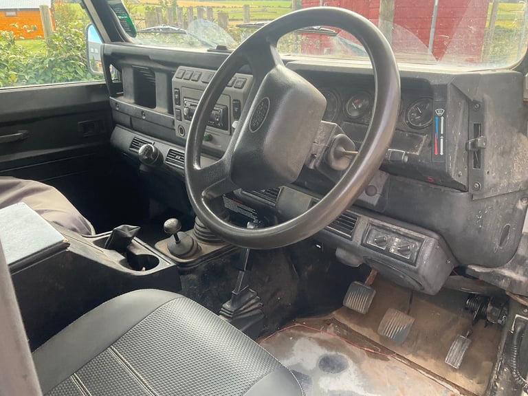 Land Rover, DEFENDER 90 G4 LE, Estate, 2004, 2495 (cc), 5 doors