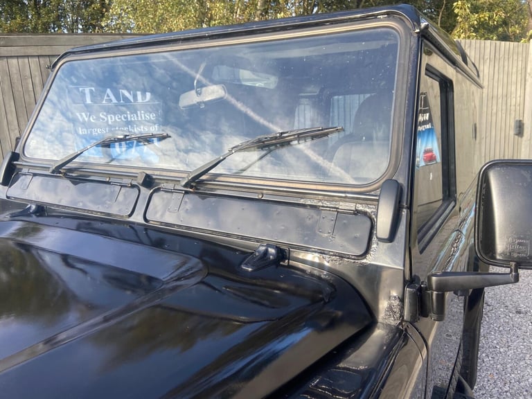  Land Rover Defender 90 2.5 TDi County Station Wagon 3dr Diesel Manual (111 bhp) Diesel Manual