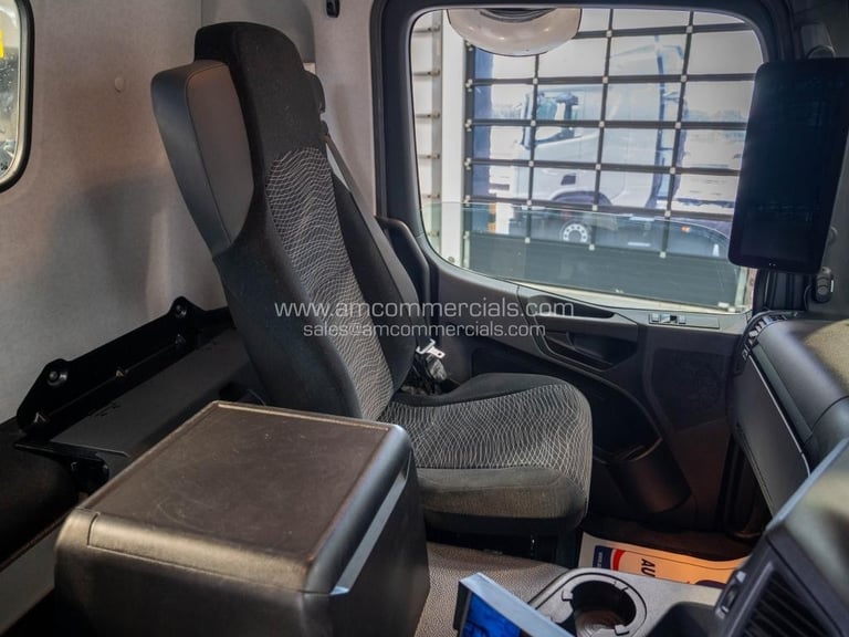 2021 (21) MERCEDES-BENZ AROCS 3240 8X4 TIPPER 32T