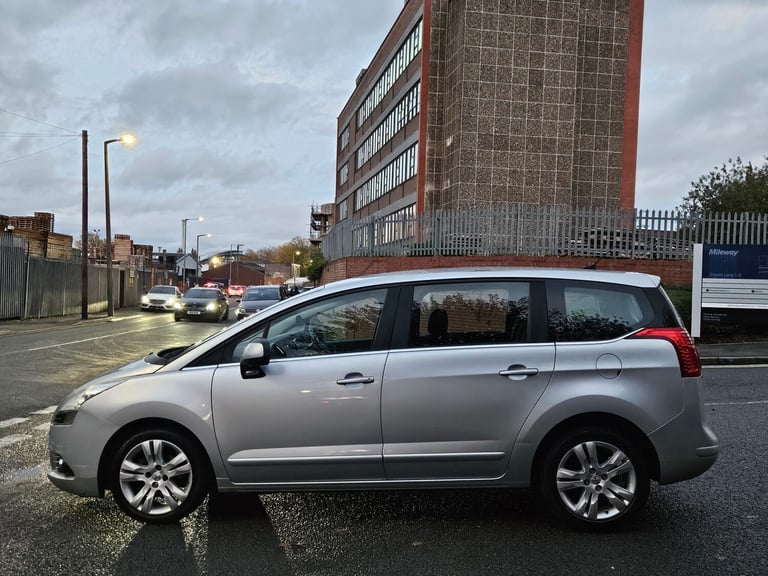 2013 Peugeot 5008 1.6 HDi 115 Active 5dr MPV Diesel Manual