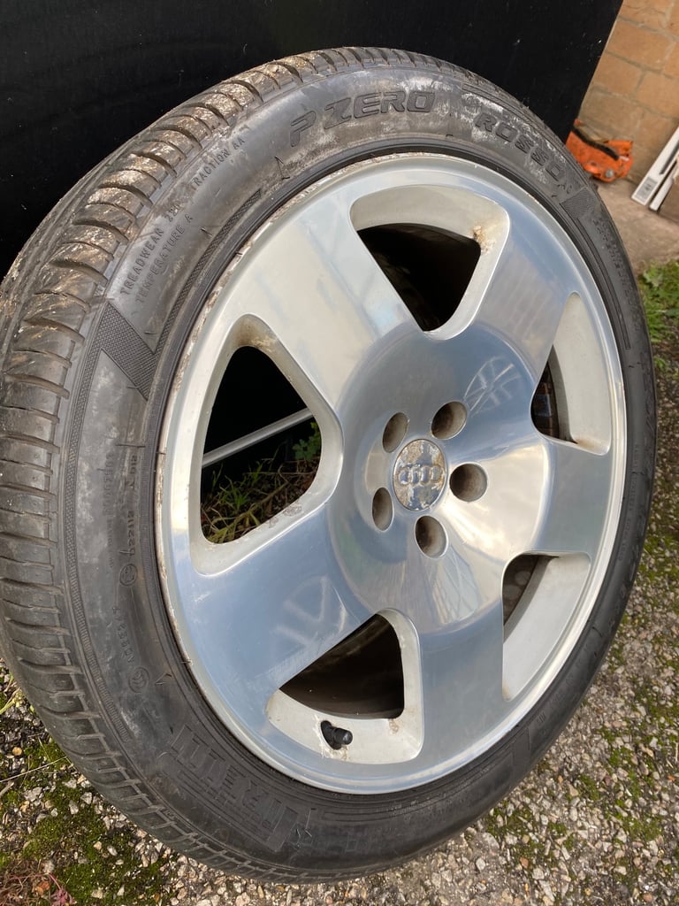 Audi TT competition/VW Golf alloy wheels 17” 