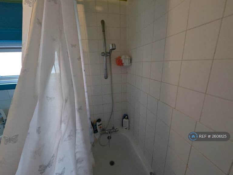 1 bedroom in Pomeroy Street, London, SE14 (#2606125)