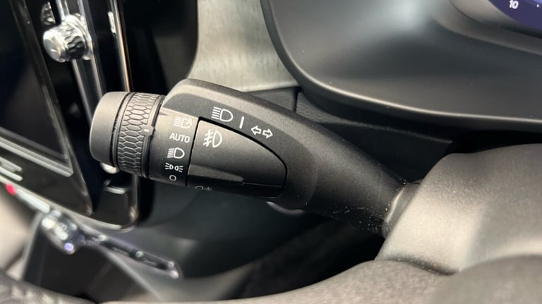 2024 Volvo XC40 Ultra, B3 Mild hybrid, Petrol, Bright (360 camera, Heated Windscreen) Estate Petr...