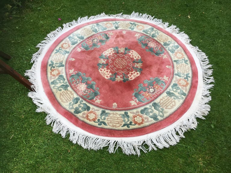 Round Pink Chinese Floral Design Rug 100% Wool Pile White Fringed Border  