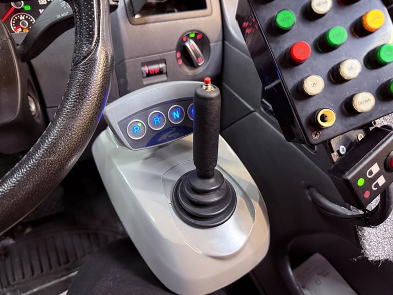 2011 Volkswagen Caravelle 2.0 TDI Executive DSG Euro 5 5dr MPV Diesel Automatic