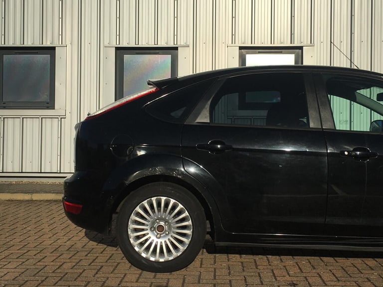 2010 Ford Focus 1.6 Titanium 5dr HATCHBACK Petrol Automatic