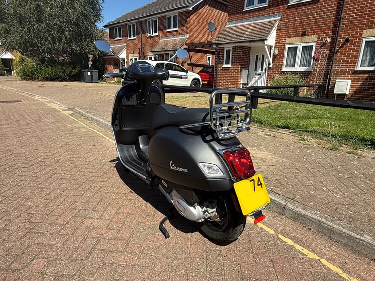 2024 Vespa GTS 125 Supertech - 74 Plate - 190 miles from new