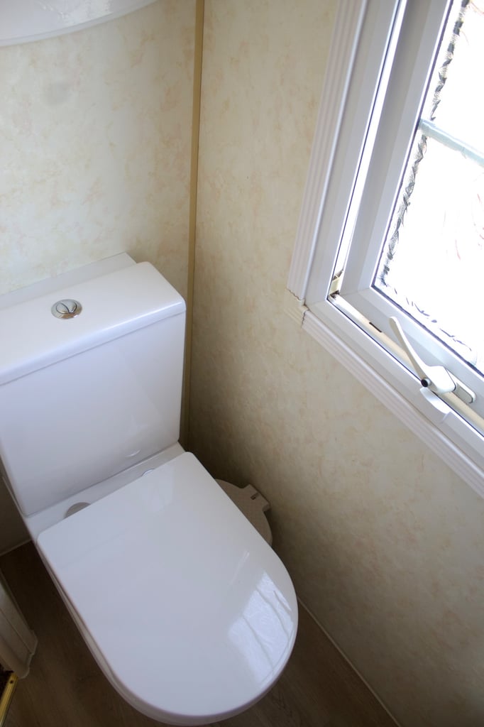 STATIC CARAVAN / HOME 