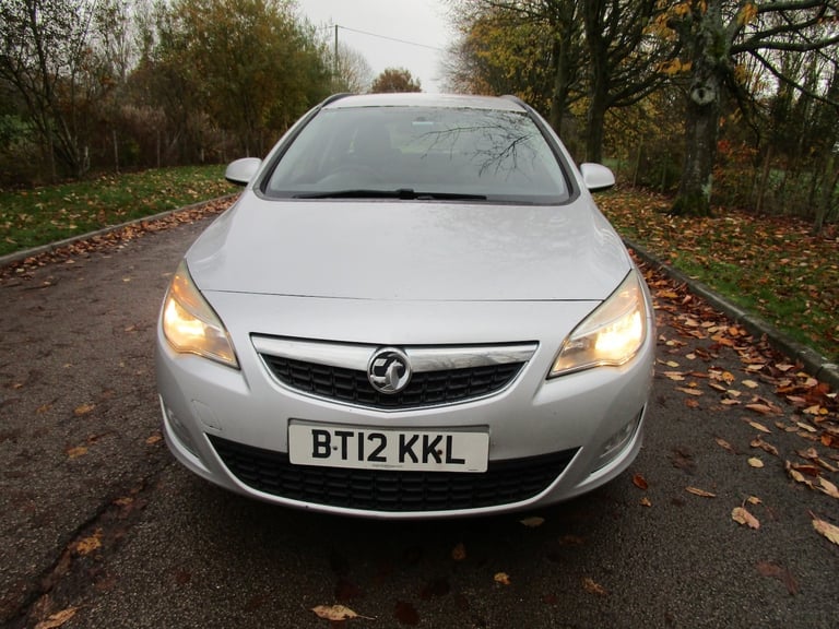 VAUXHALL ASTRA 1.7 CDTi ecoFLEX Exclusiv 2012
