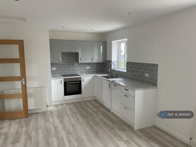 1 bedroom flat in Hampton Lane, Blackfield, Southampton, SO45 (1 bed) (#2641453)