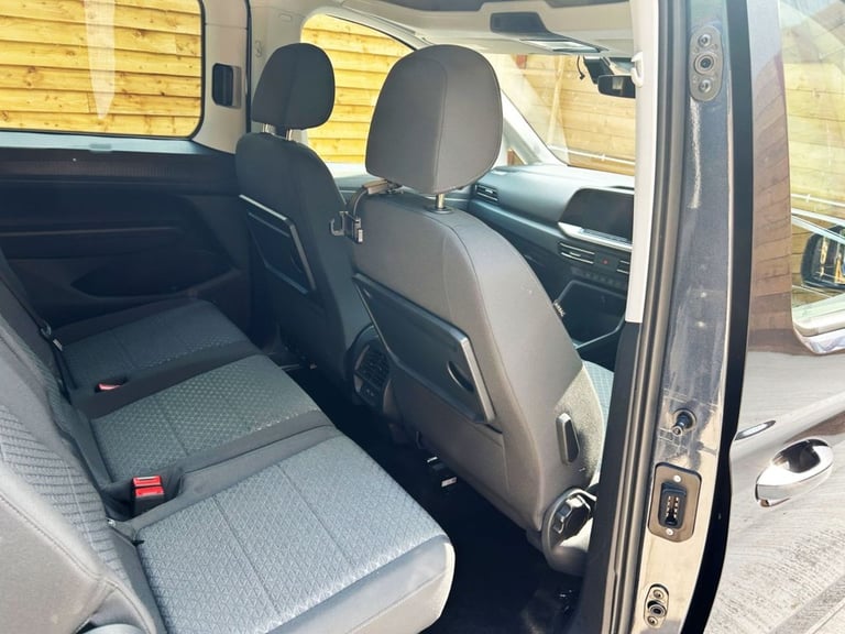 2024 Ford Tourneo Connect 2.0 EcoBlue Titanium 5dr Auto [7 seat] MPV DIESEL Automatic