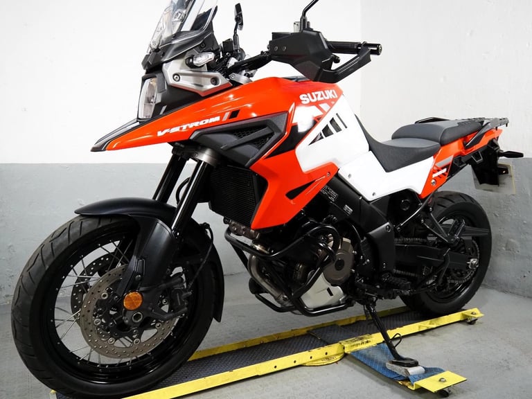 2020 Suzuki V Strom 1050 RC DL1000 XT 15k ,crash bars great adventure bike