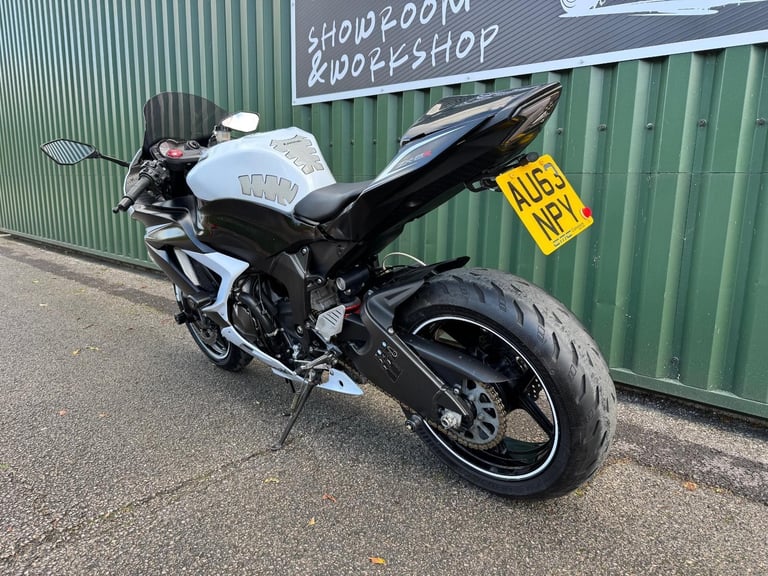 Kawasaki ZX6R 636 White and Black 23k Austin Racing Full System 2013 