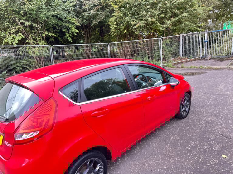 ( 2011 - DIESEL) FORD FIESTA TDCI 1.4*£20 TAX*MOT-1 YEAR *like vauxhall astra corsa focus mazda 2