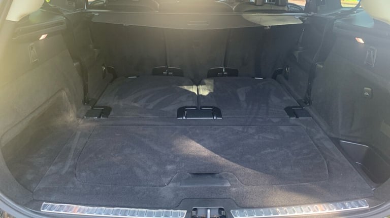 2025 Volvo XC90 Ultra, T8 AWD Plug-in hybrid, Electric/Petrol, Dark, 7 Seats Estate Petrol Parall...