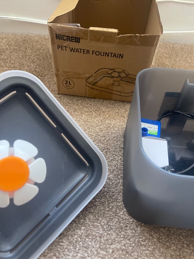 NICREW Cat Water Fountain with LED Light, 2L