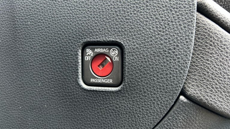 2024 Toyota C-HR 1.8 VVT-h Icon SUV 5dr Petrol Hybrid CVT Euro 6 (s/s) (140 ps) HATCHBACK Petrol/...