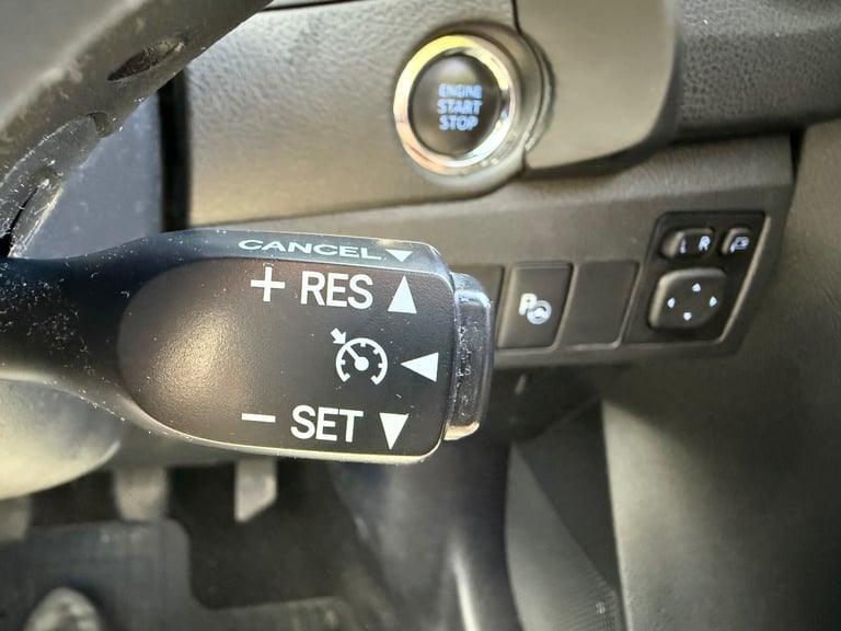 Toyota, AURIS, Hatchback, 2016, Manual, 1598 (cc), 5 doors