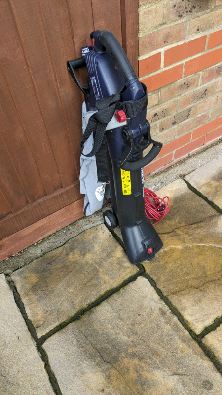 Spear and Jackson Garden Blower/Vacum