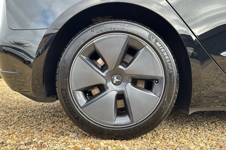  Tesla Model 3 dual Motor Long Range Saloon 4dr Electric Auto 4wde 346 Ps