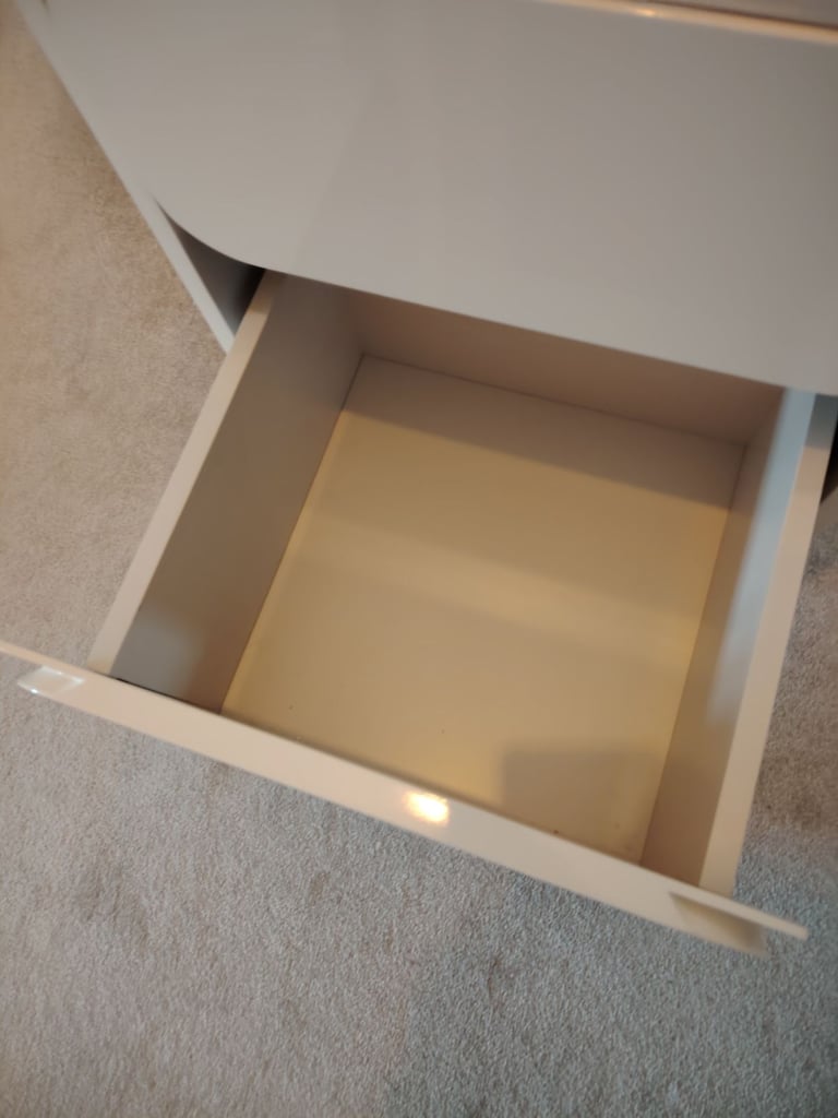 Bedside tables x 2 cream gloss, immaculate