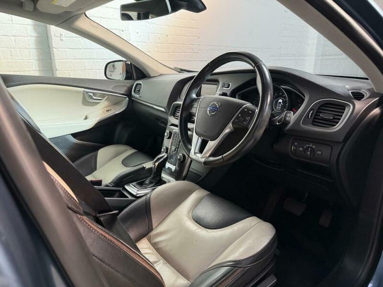 2014 Volvo V40 1.6 D2 Lux Powershift Euro 5 (s/s) 5dr HATCHBACK Diesel Automatic